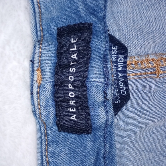 Light blue jean shorts from Aeropostale - Picture 2 of 3